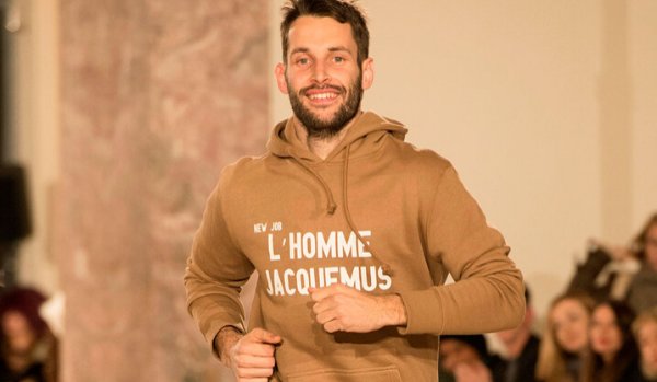 A Jacquemus trouxe De volta ao minimalismo na Haute Couture